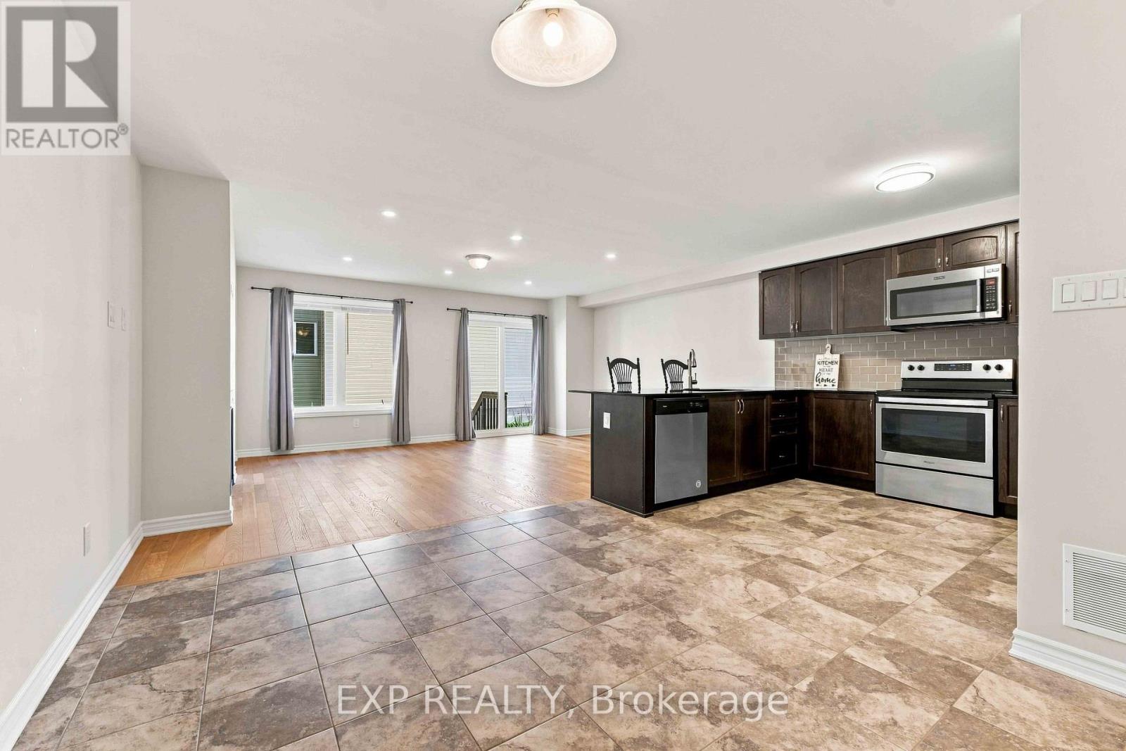 3 Bed, 3 Bath House for Sale in Ottawa – 608 PARADE DRIVE, Ottawa – MLS# X13770172 - Image 11
