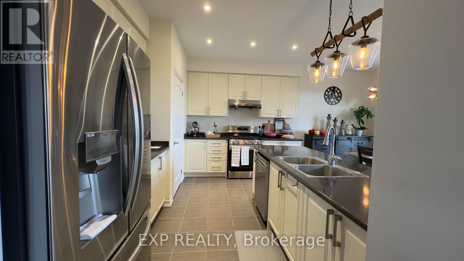 190 EXPLORER WAY - 4