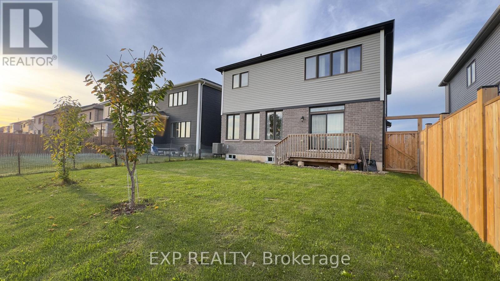 190 EXPLORER WAY - 44