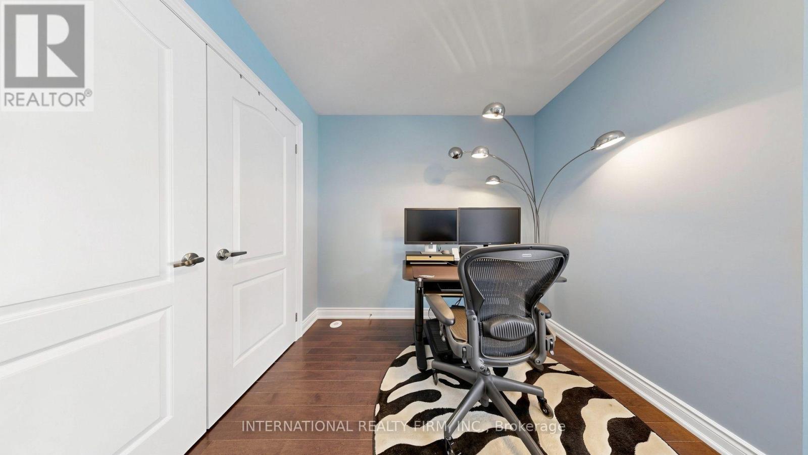 110 LORRAINE DRIVE - 33
