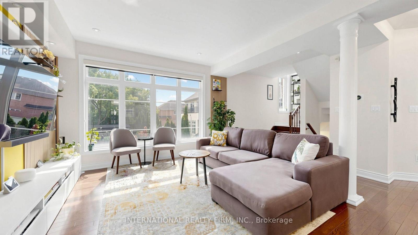 110 LORRAINE DRIVE - 5