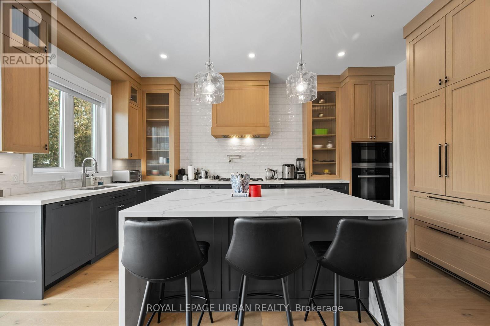 2540 ST CLAIR AVENUE E - 12
