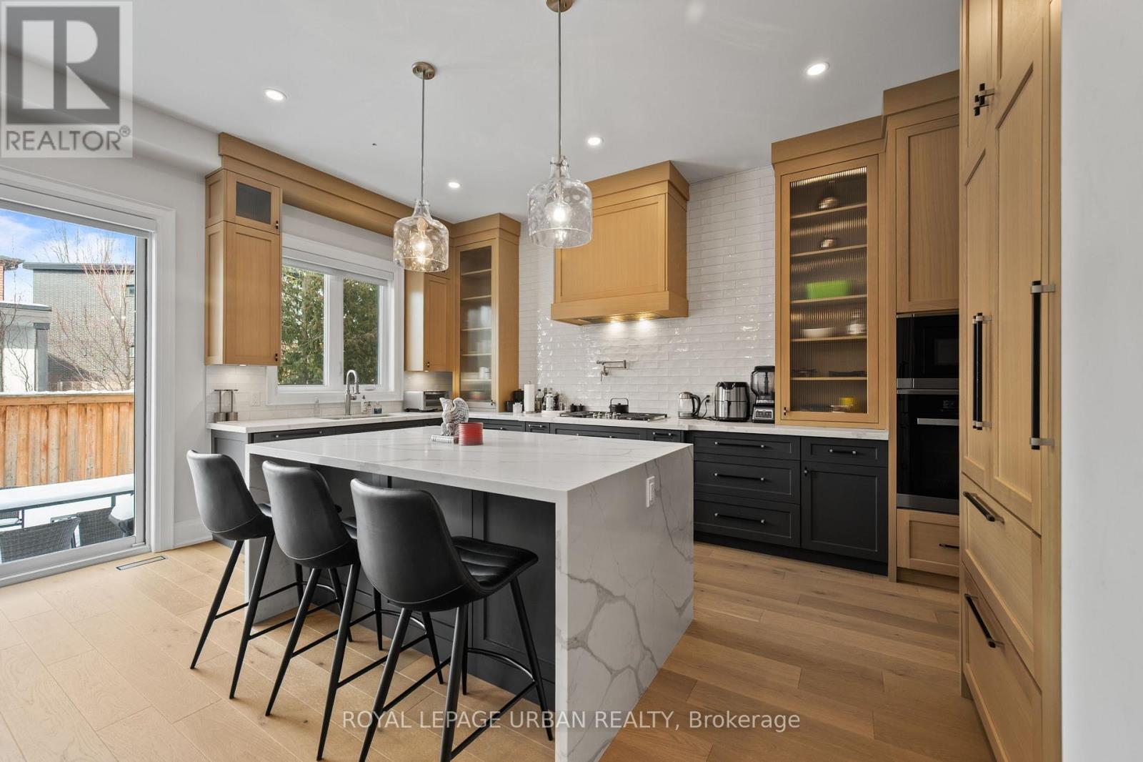 2540 ST CLAIR AVENUE E - 13