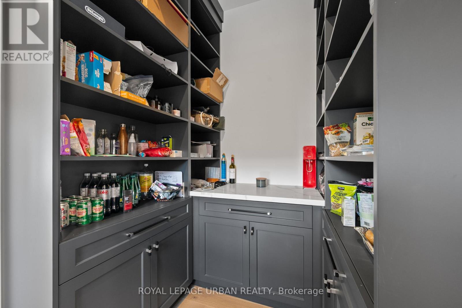 2540 ST CLAIR AVENUE E - 17