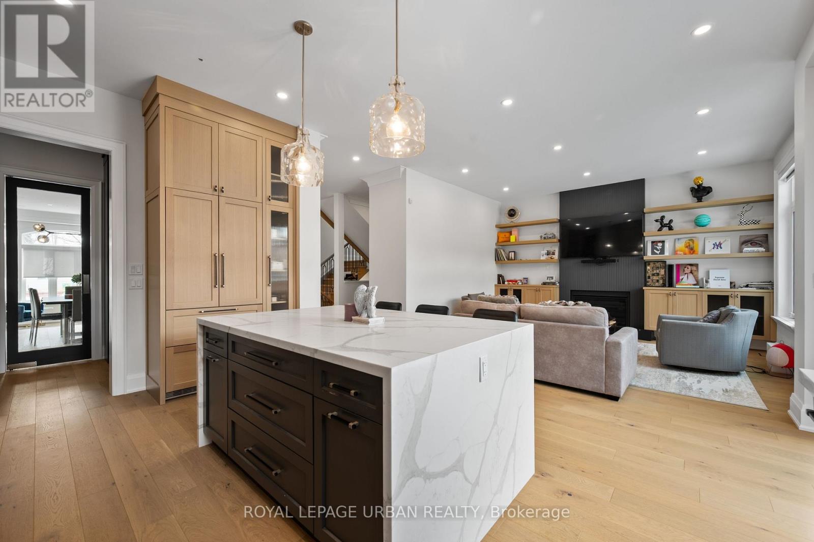 2540 ST CLAIR AVENUE E - 18