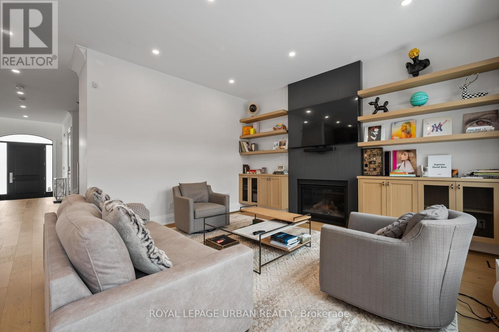 2540 ST CLAIR AVENUE E - 22