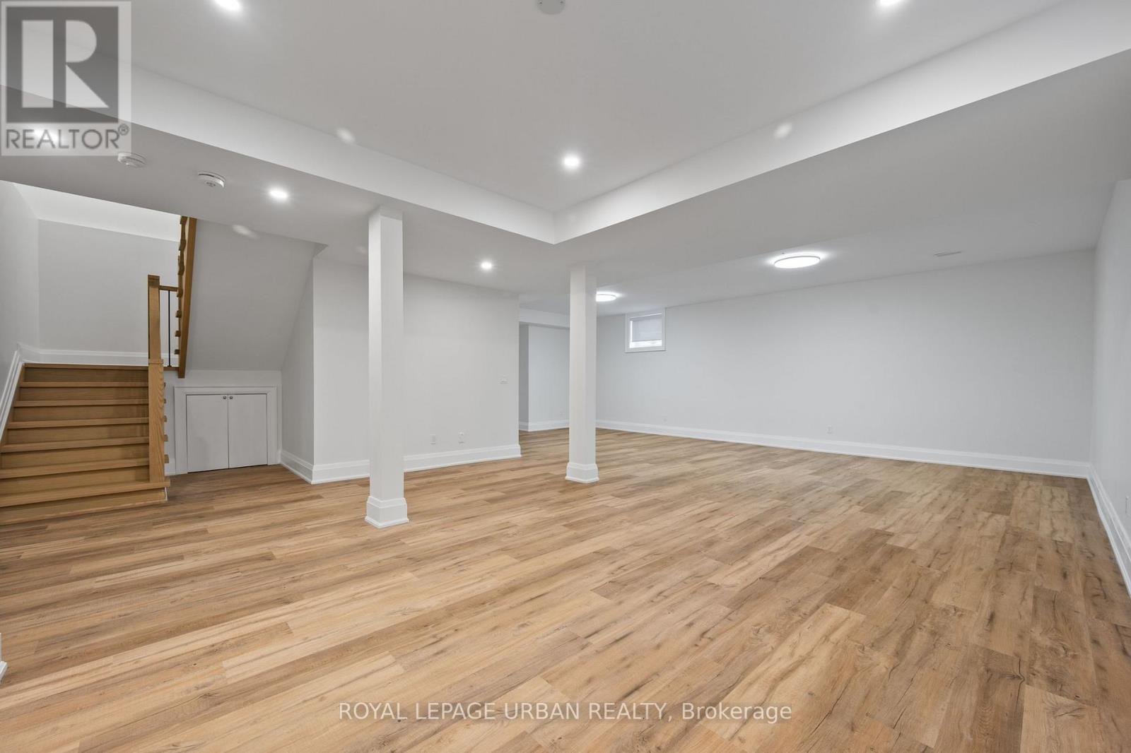 2540 ST CLAIR AVENUE E - 44
