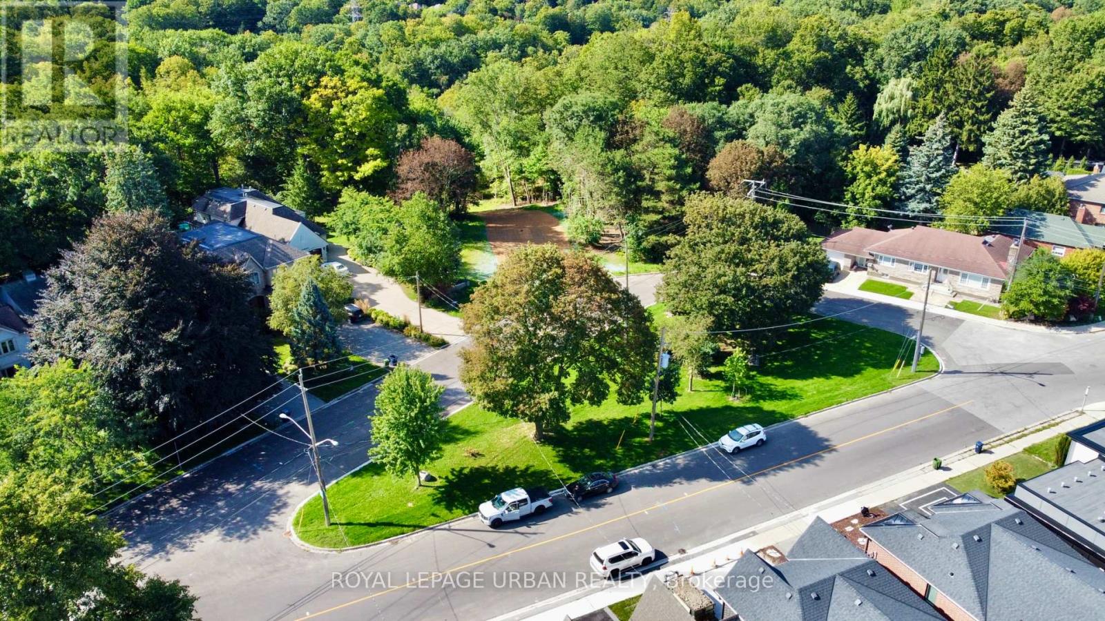 2540 ST CLAIR AVENUE E - 47