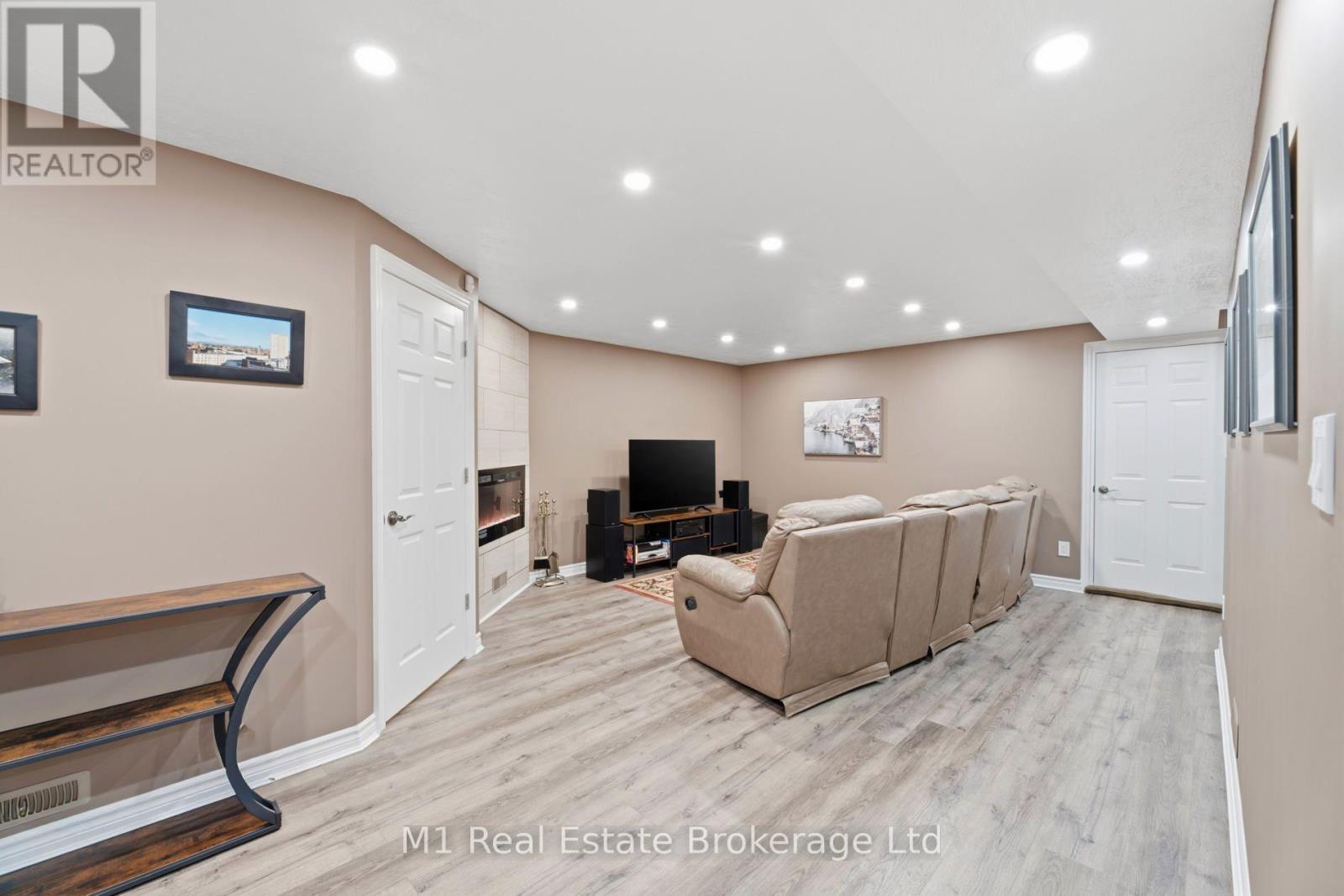 12 SWEENEY DRIVE - 31