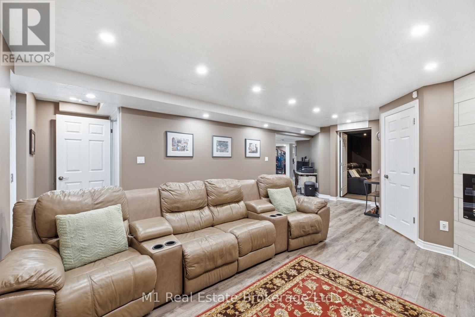 12 SWEENEY DRIVE - 32