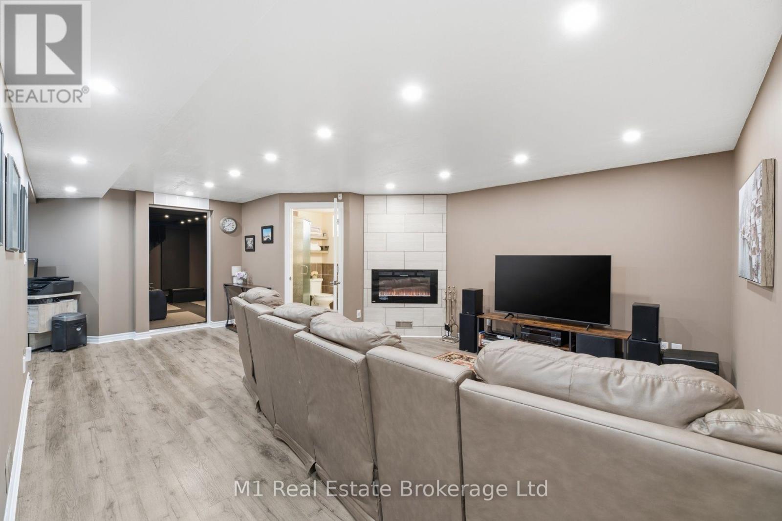 12 SWEENEY DRIVE - 33