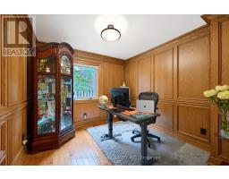 21 Bearwood Drive, Toronto, ON M9A4G5 Photo 18