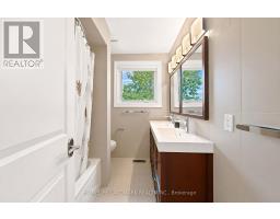 21 Bearwood Drive, Toronto, ON M9A4G5 Photo 32