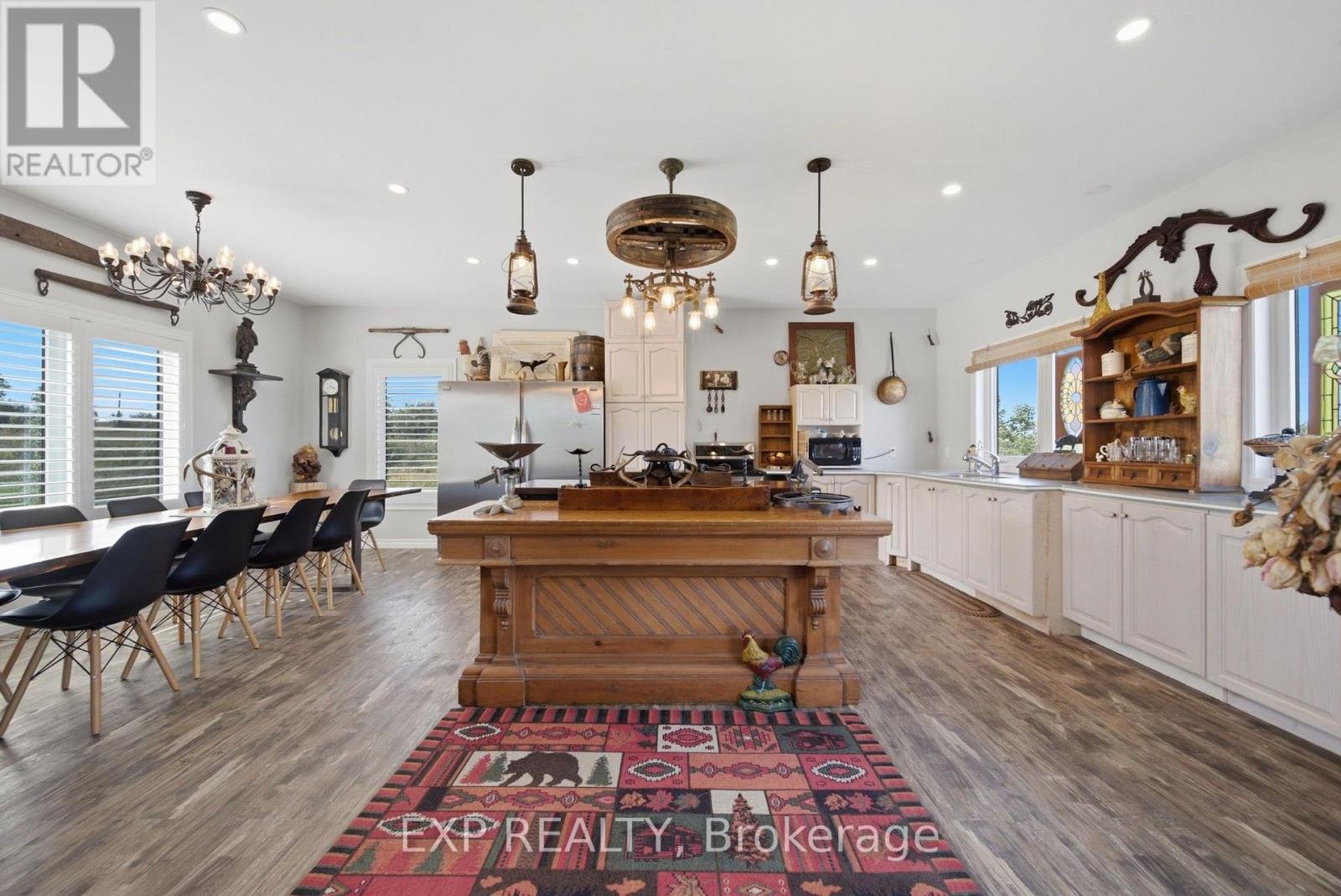 2166 VICTORIA ROAD - 19