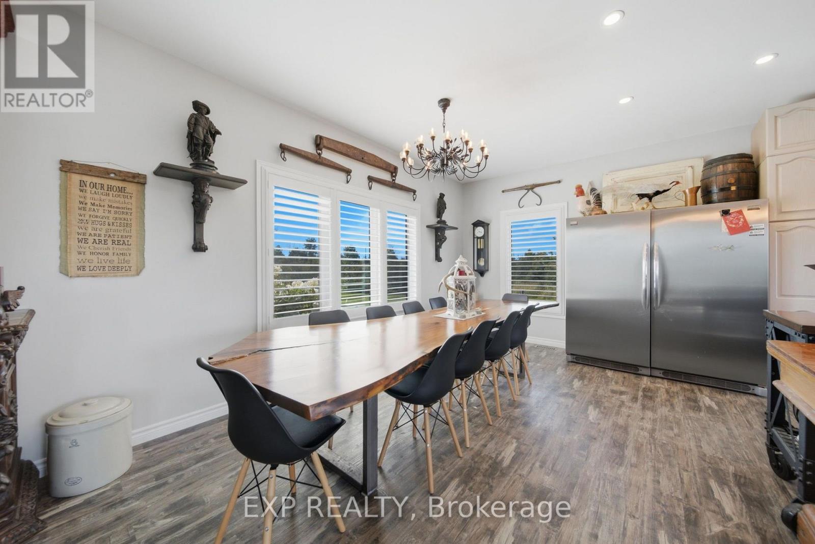 2166 VICTORIA ROAD - 21