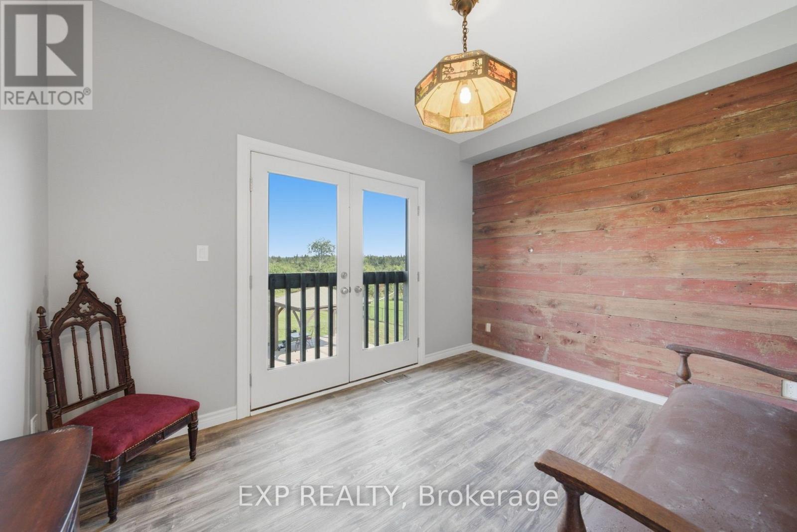 2166 VICTORIA ROAD - 22