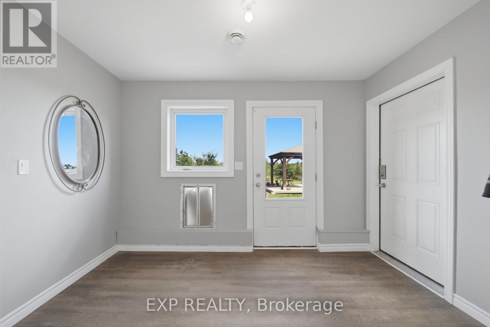2166 VICTORIA ROAD - 28