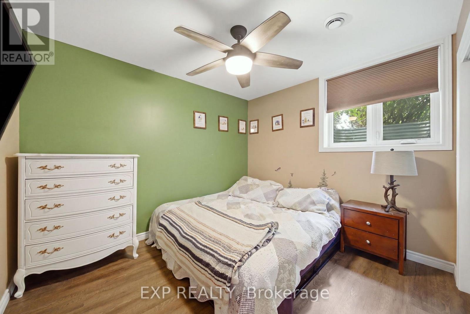 2166 VICTORIA ROAD - 31
