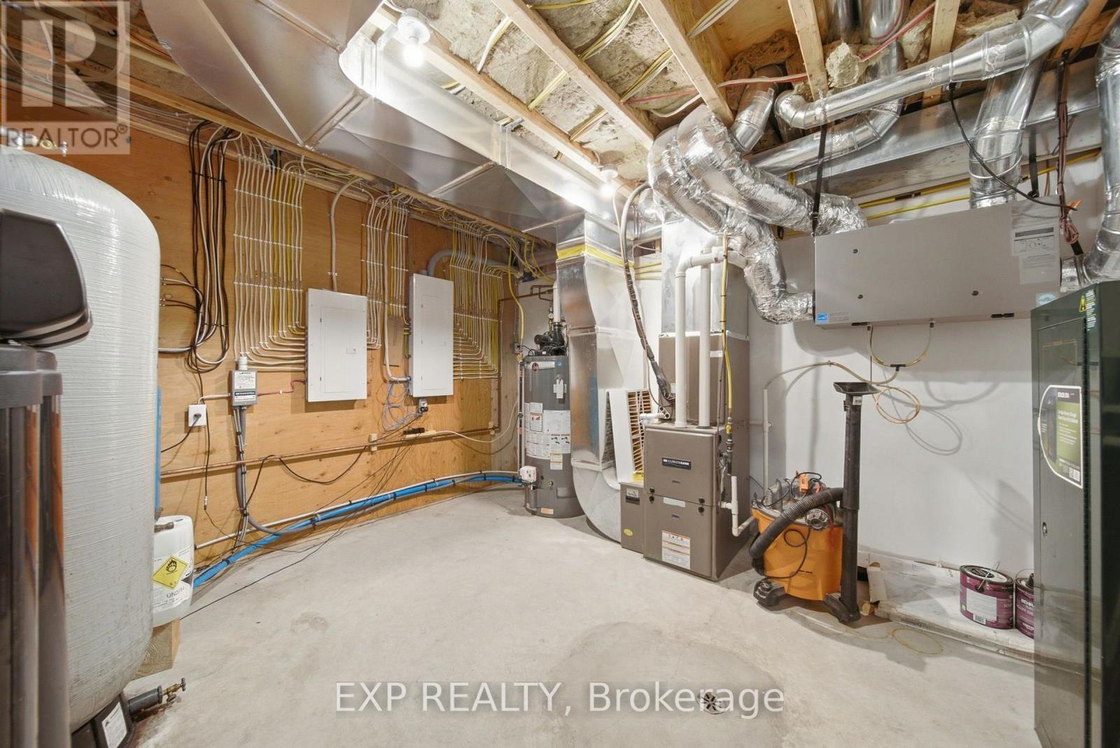2166 VICTORIA ROAD - 34
