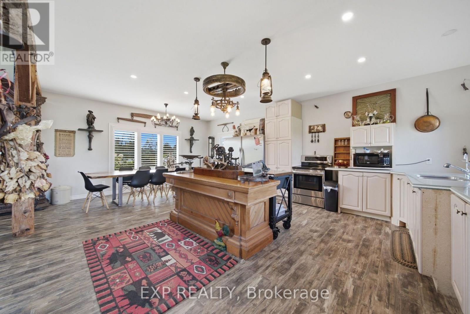 2166 VICTORIA ROAD - 6