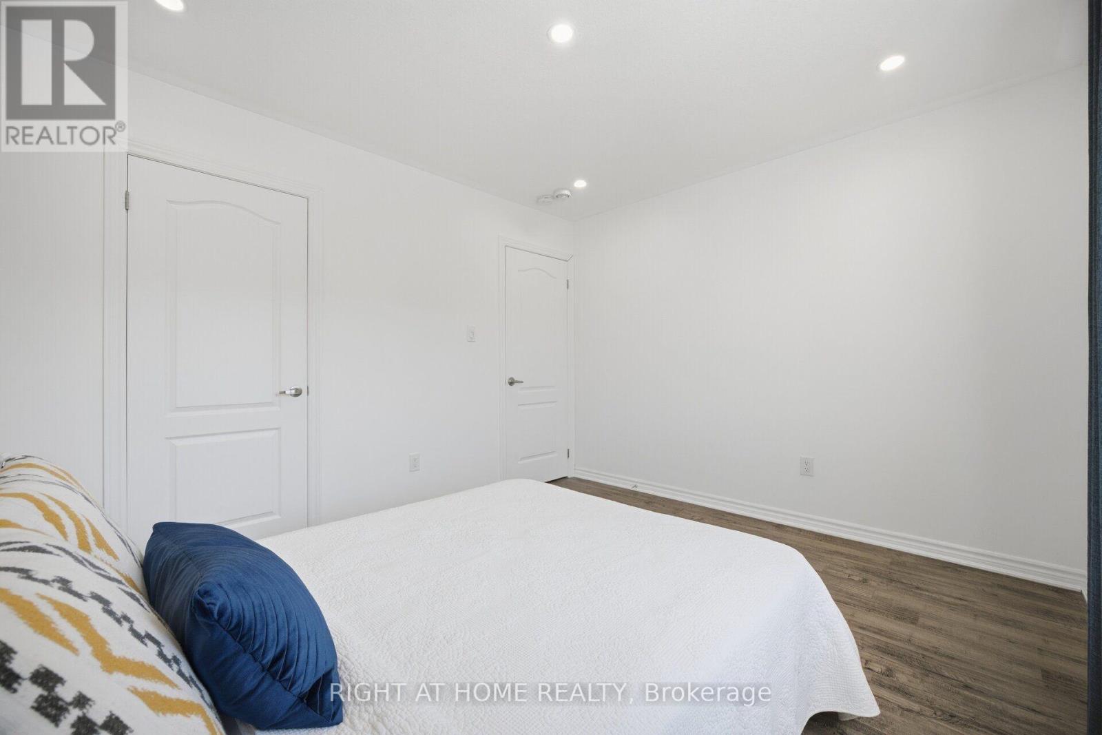 165 BERKSHIRE DRIVE - 32