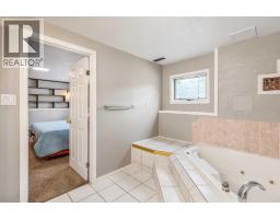194 Mt Blakiston Road W, Lethbridge, AB T1K6M5 Photo 34