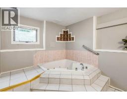194 Mt Blakiston Road W, Lethbridge, AB T1K6M5 Photo 35