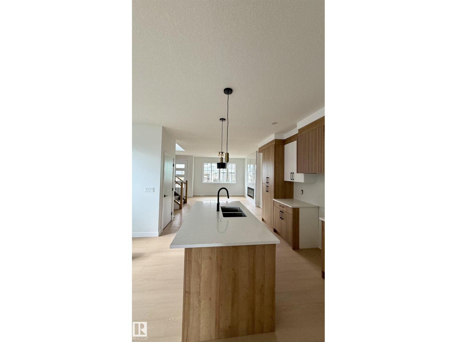 18639 130 ST NW - 10