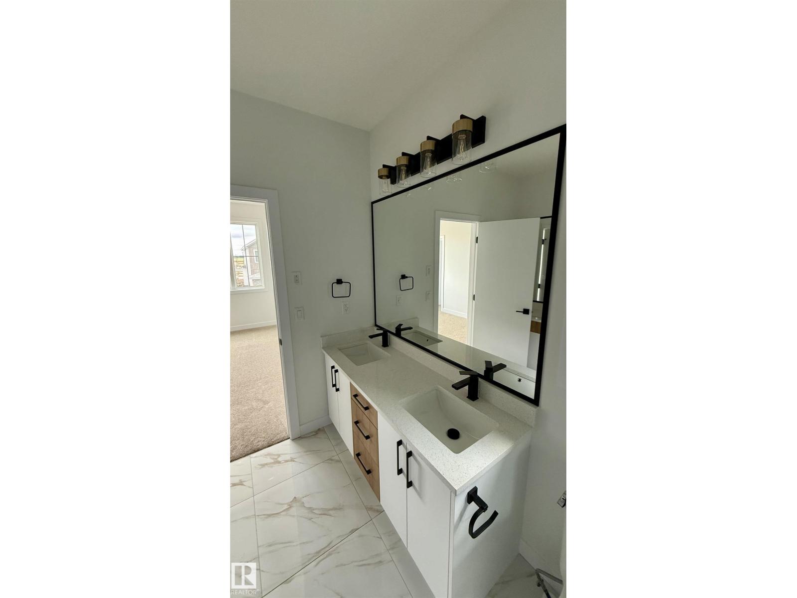 18639 130 ST NW - 26