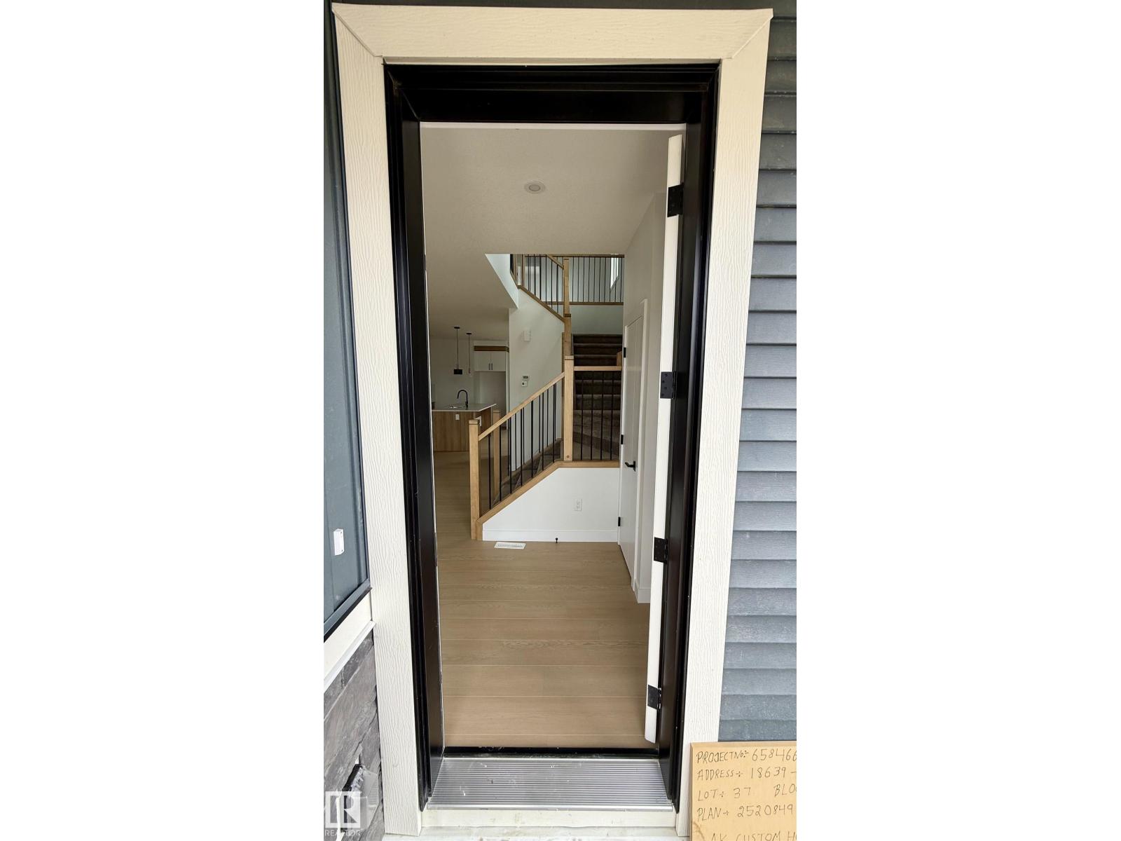 18639 130 ST NW - 4