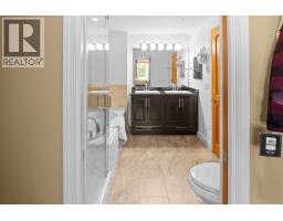 301 11887 Burnett Street, Maple Ridge, BC V2X6P6 Photo 17