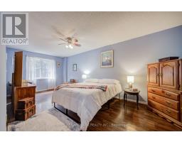 Bedroom - 8 Closs Square, Aurora, ON L4G5H7 Photo 8