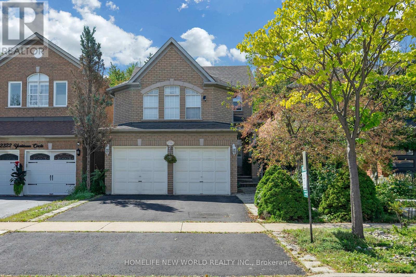 2326 YORKTOWN CIRCLE - 1