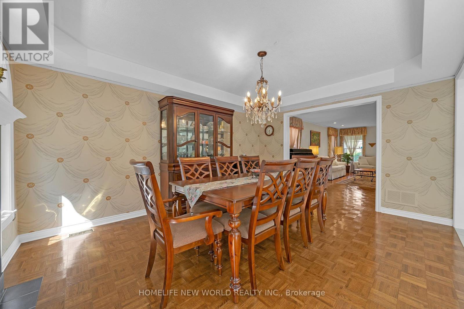 2326 YORKTOWN CIRCLE - 13