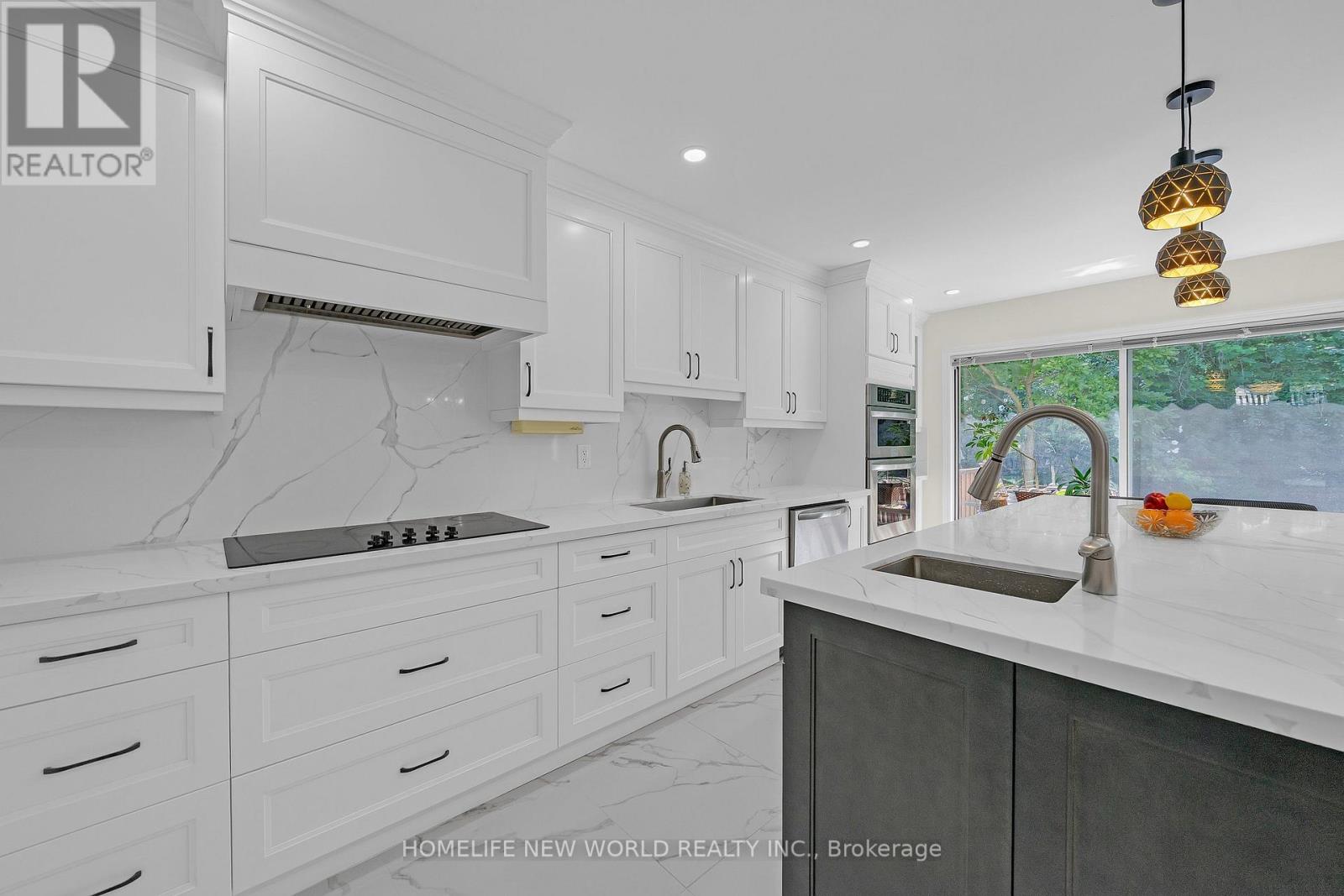 2326 YORKTOWN CIRCLE - 16