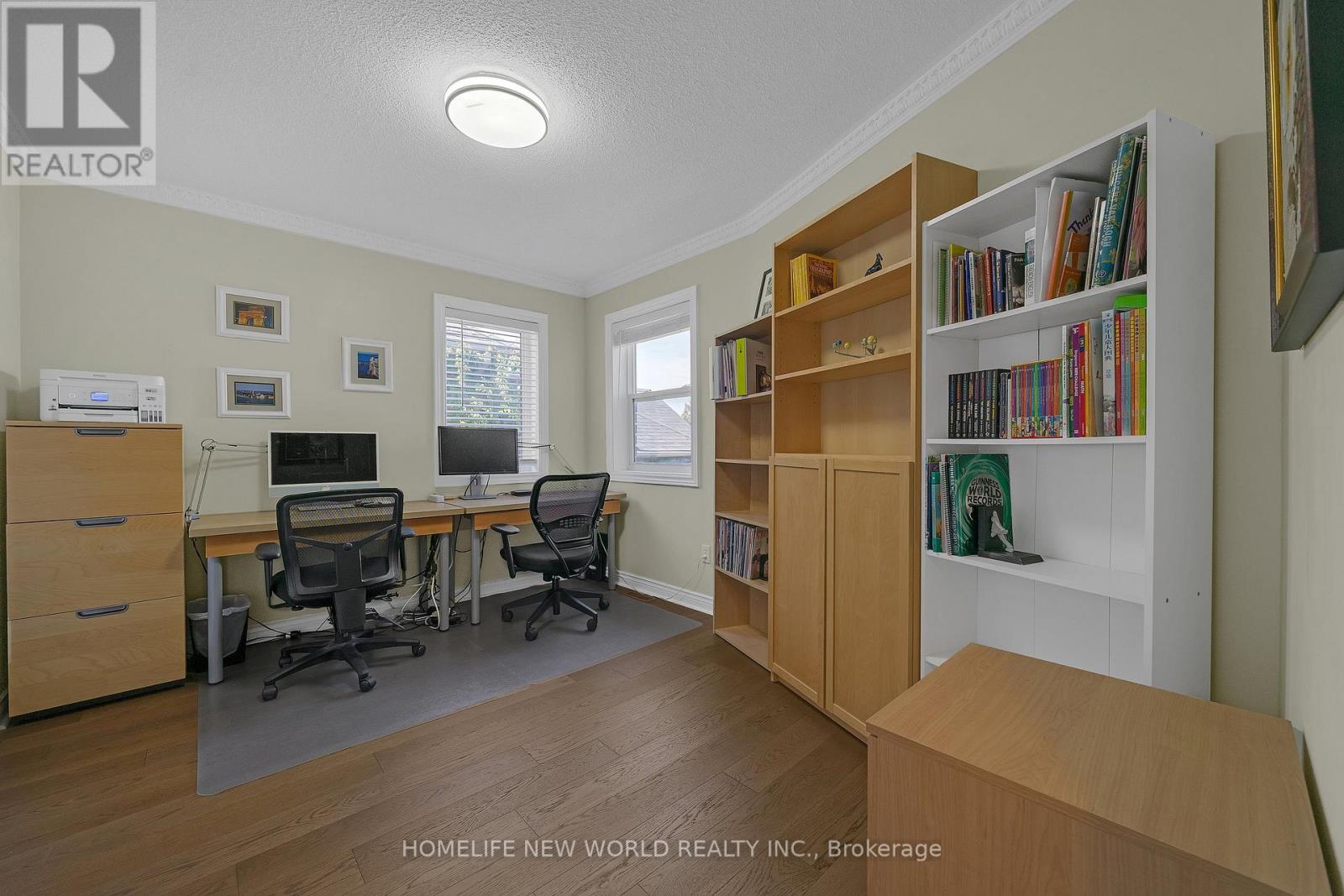 2326 YORKTOWN CIRCLE - 34