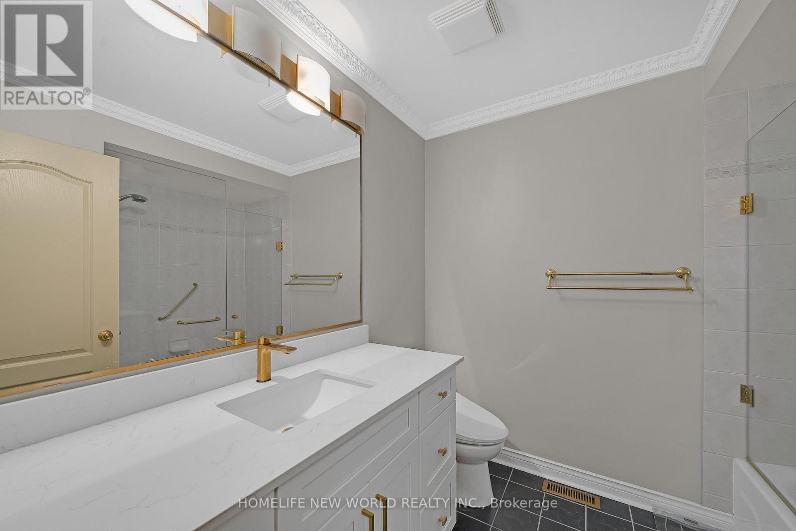 2326 YORKTOWN CIRCLE - 35