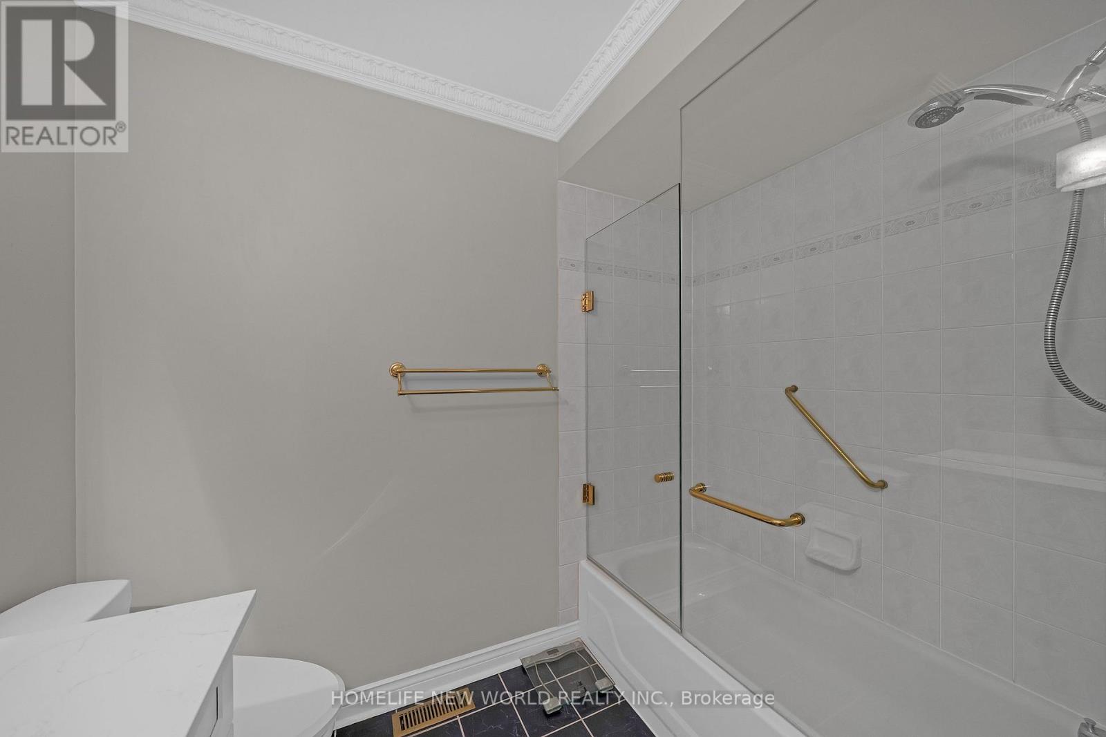 2326 YORKTOWN CIRCLE - 36