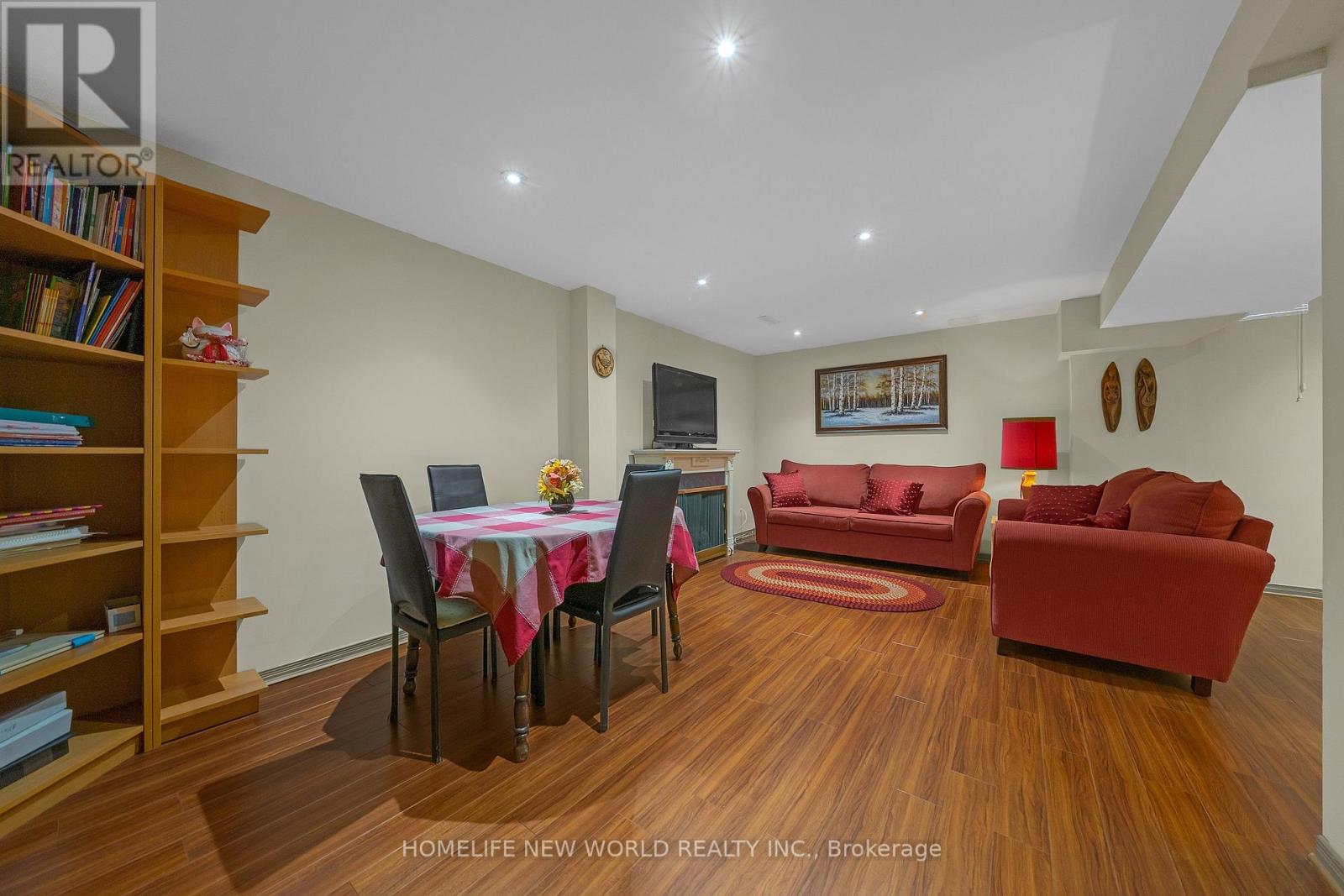 2326 YORKTOWN CIRCLE - 39
