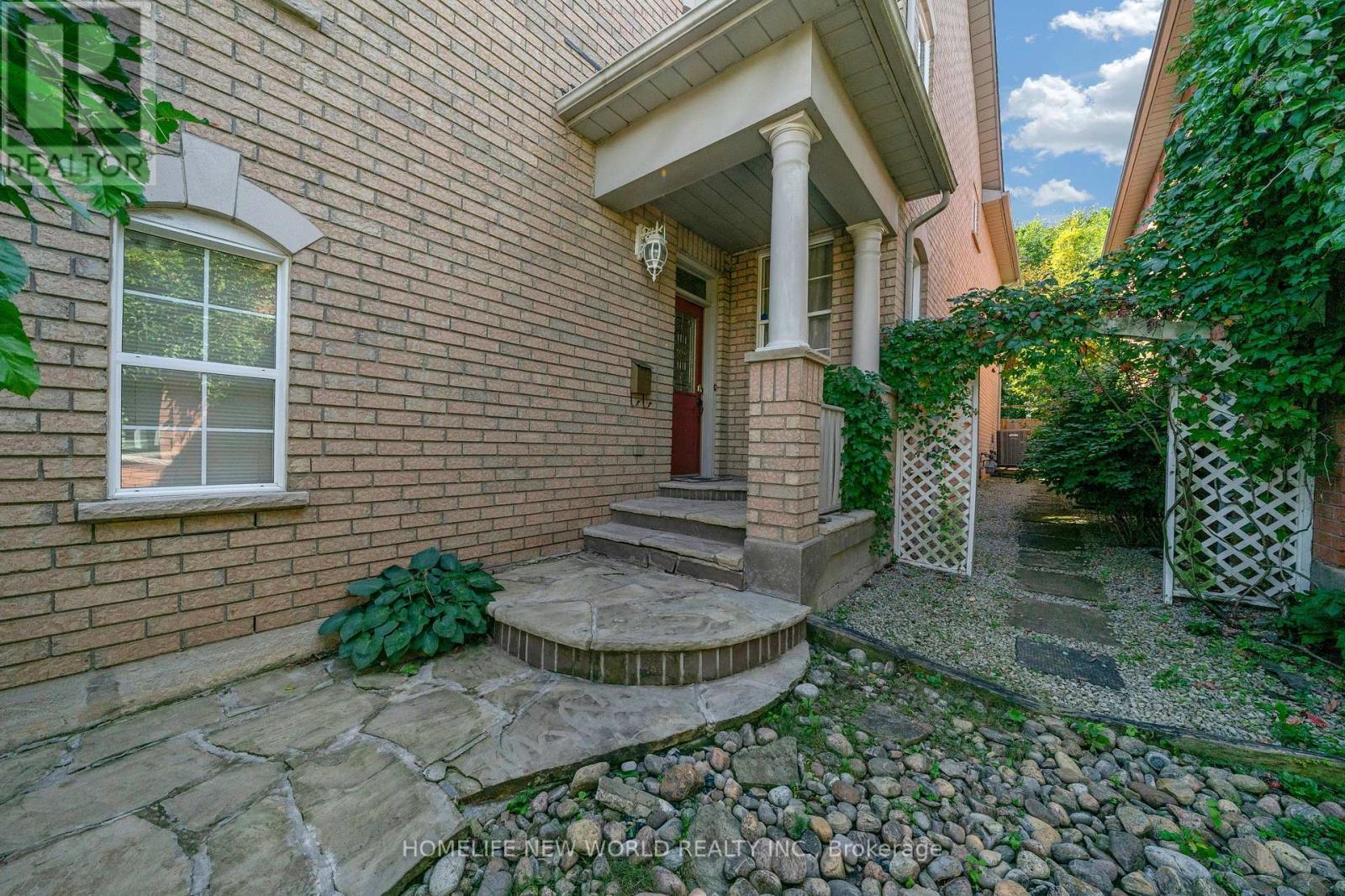 2326 YORKTOWN CIRCLE - 4