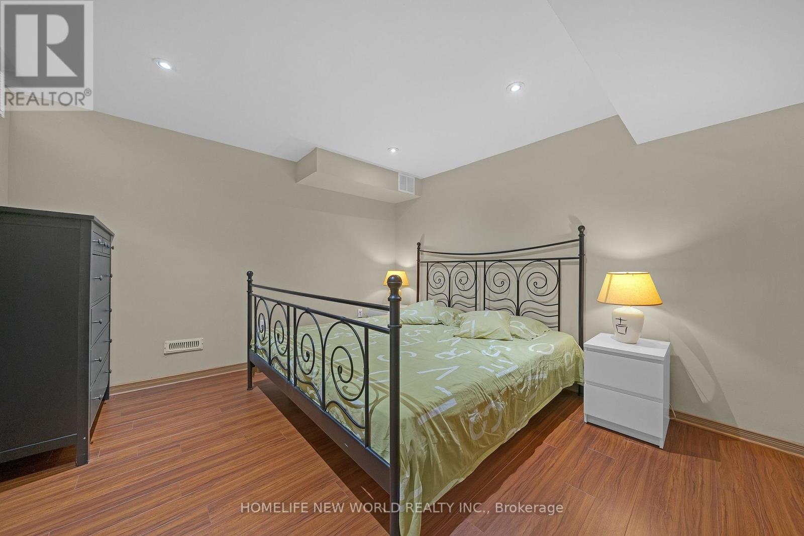 2326 YORKTOWN CIRCLE - 40