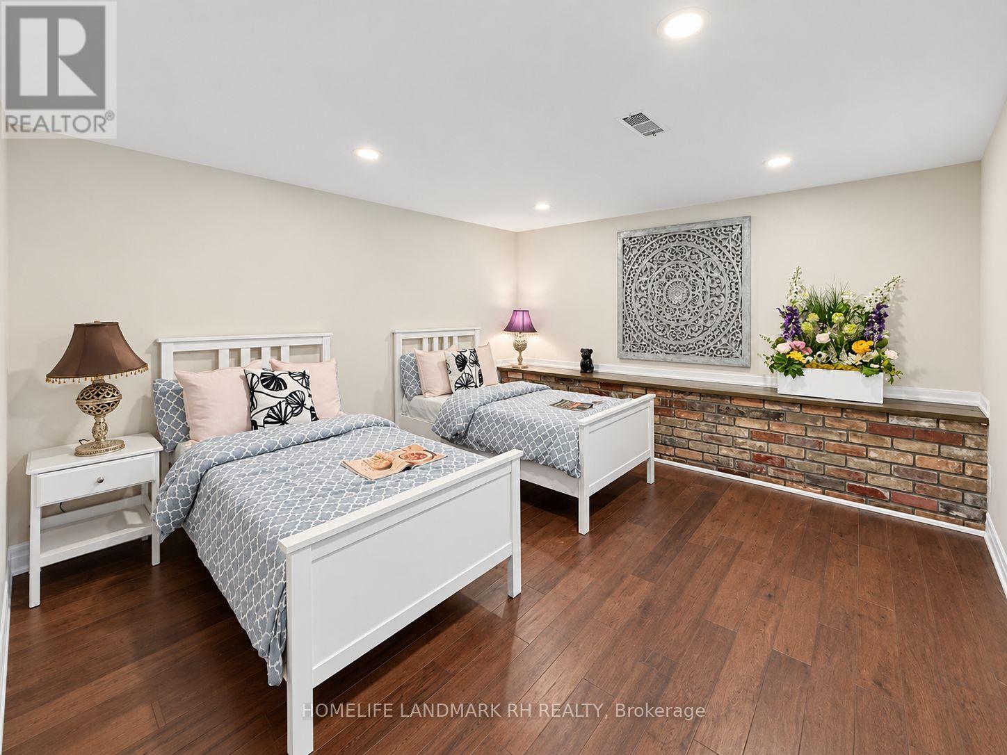 91 RIVEREDGE DRIVE - 36