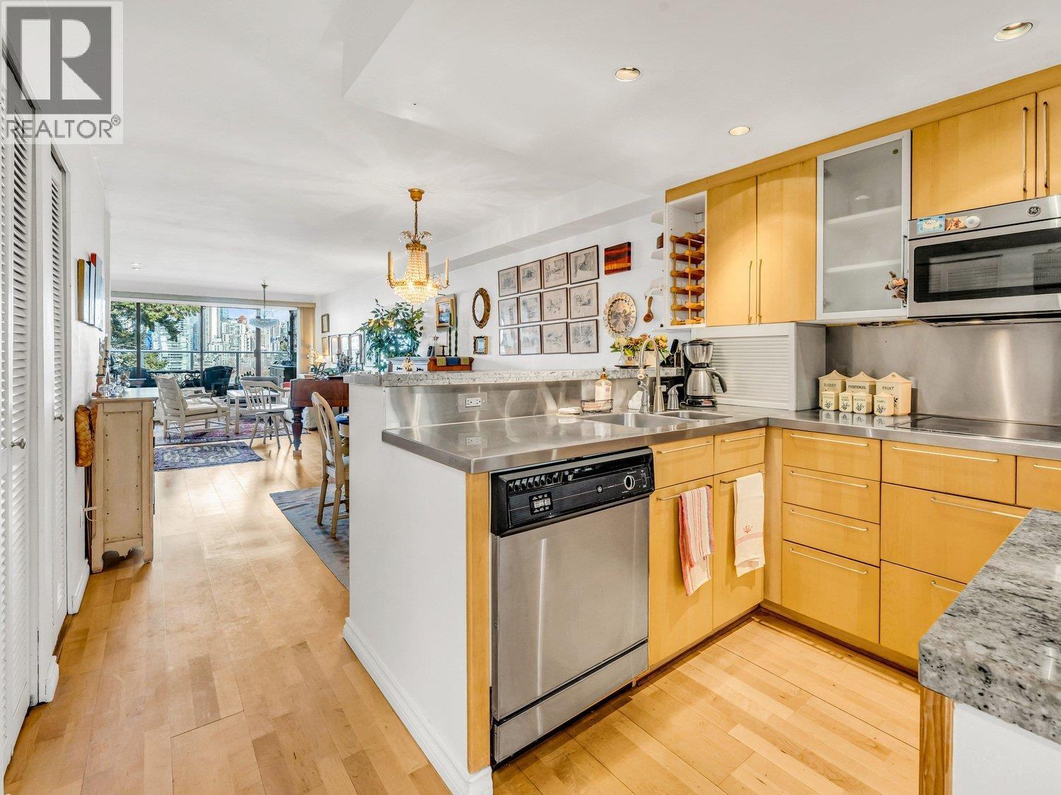 201 1024 W 7TH AVENUE, Vancouver