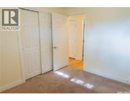 Living room - 4414 England Road, Regina, SK S4R4P3 Photo 10