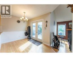 250 Mt Lorette Close SE - photo 9