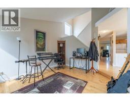 250 Mt Lorette Close SE - photo 12