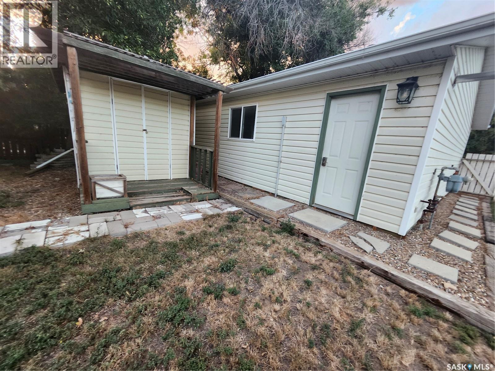 306 3rd AVENUE W, Leader — photo 5