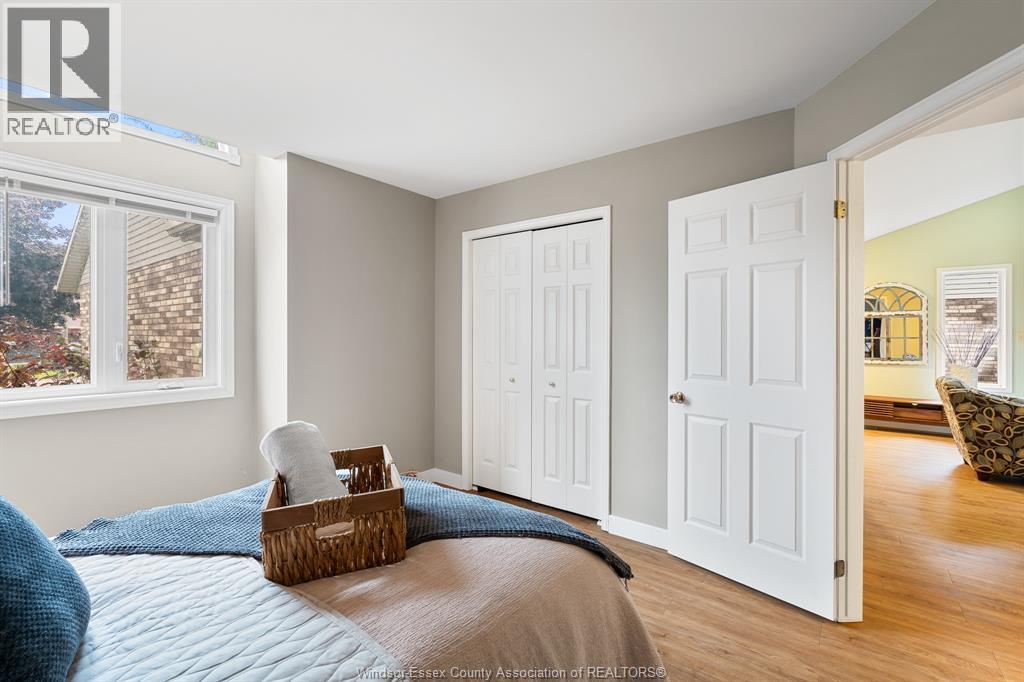 32 Cheyenne CRESCENT - 34