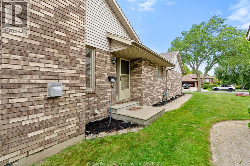 32 Cheyenne CRESCENT - 40
