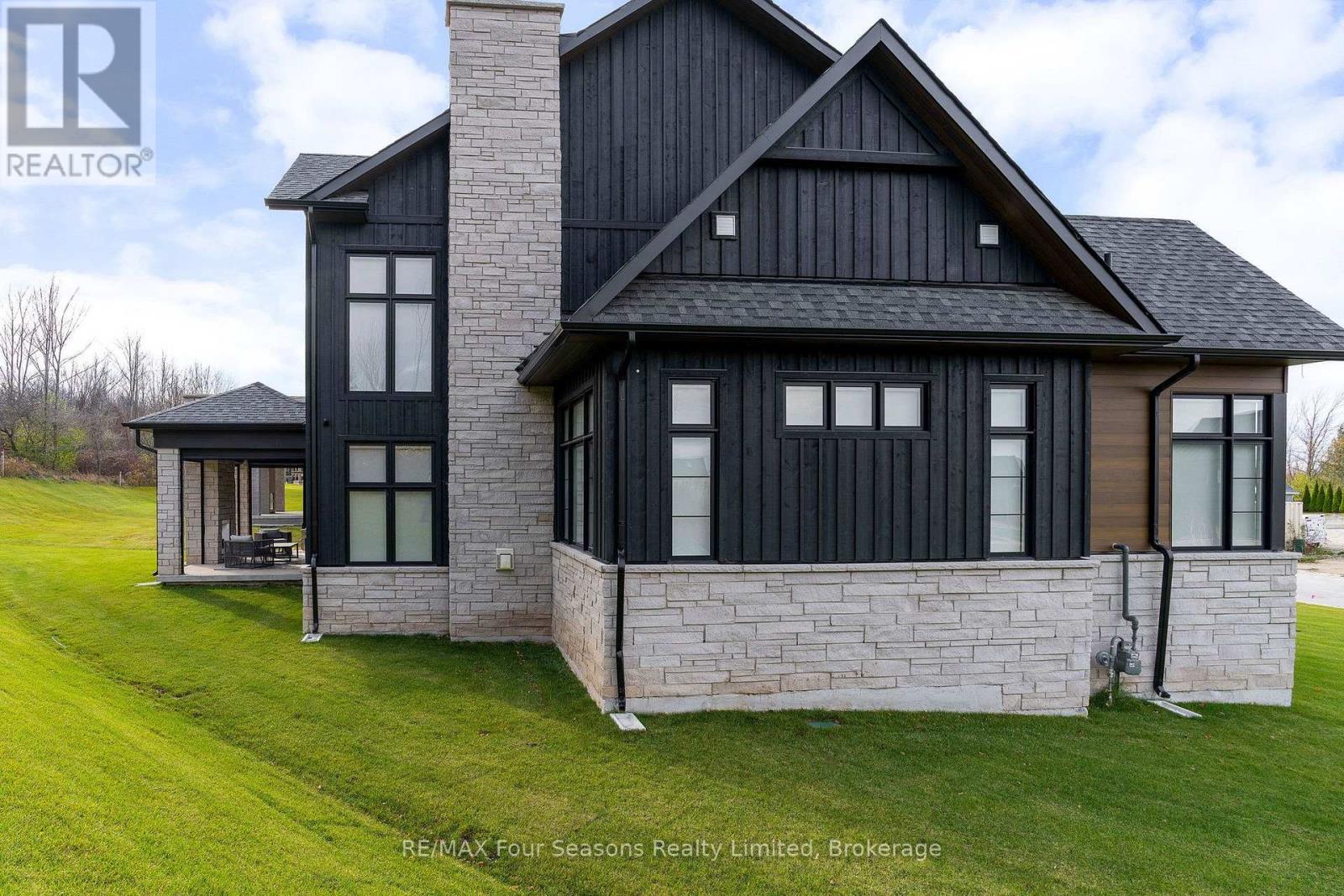132 DOROTHY DRIVE - Image 44